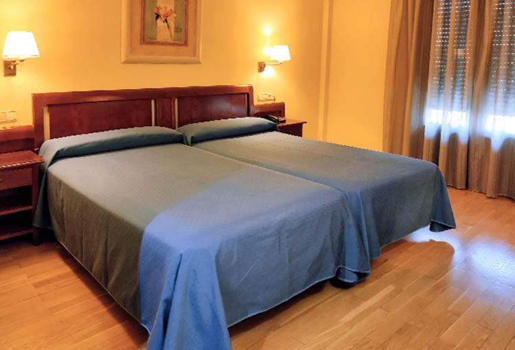 Hostal Plaza Mayor Torrejón de Ardoz Esterno foto